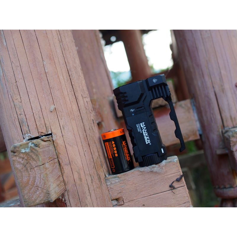 Manker Ranger MK39 II combo spotlight en langeafstands zaklamp Cyberpunk stijl draagbare buitenverlichting LED