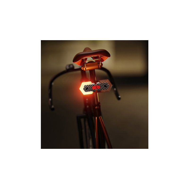 CarryBright Koolstofvezel Fietsachterlicht m. Richtingaanwijzers | USB Oplaadbaar, Draadloos | E-bike Veiligheid