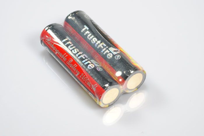 TrustFire 18650 2400mAh Li-ion oplaadbare batterij - langdurige veilige stroom voor zaklampen en gaming