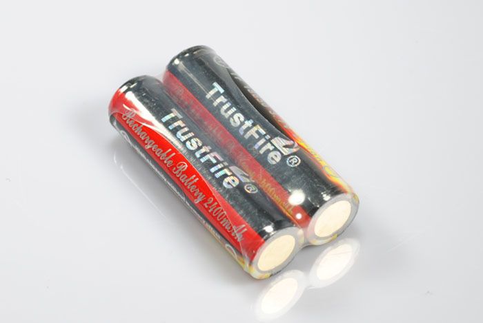 TrustFire 18650 2400mAh Li-ion oplaadbare batterij - langdurige veilige stroom voor zaklampen en gaming