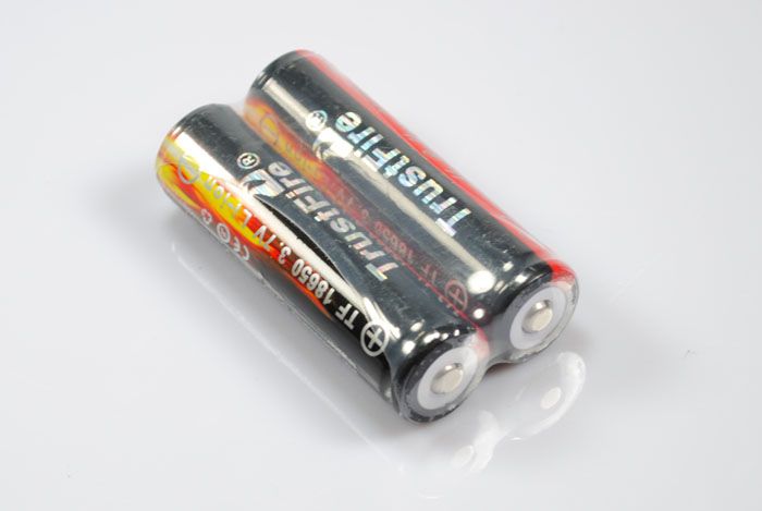 TrustFire 18650 2400mAh Li-ion oplaadbare batterij - langdurige veilige stroom voor zaklampen en gaming