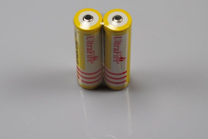 UltraFire BRC 18650 Hoogcapaciteits Oplaadbaar Li-ion Batterijpaar voor Zaklampen en Camera's 3600mAh