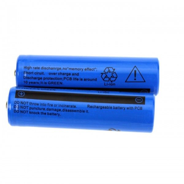 Ultrafire TR 3000mAh 3.7V 18650 Li-ion Hoge capaciteit Snel oplaadbaar Batterijpaar voor Zaklamp en E-sigaretten
